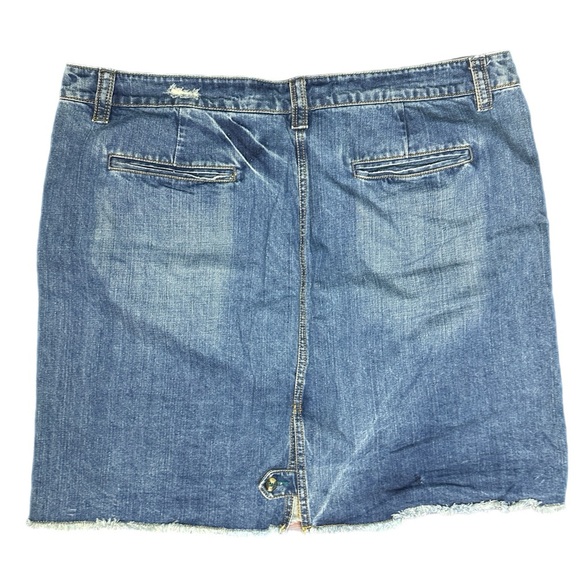 Old Navy Distressed Classic Denim Pencil Skirt size 20 - Picture 2 of 7